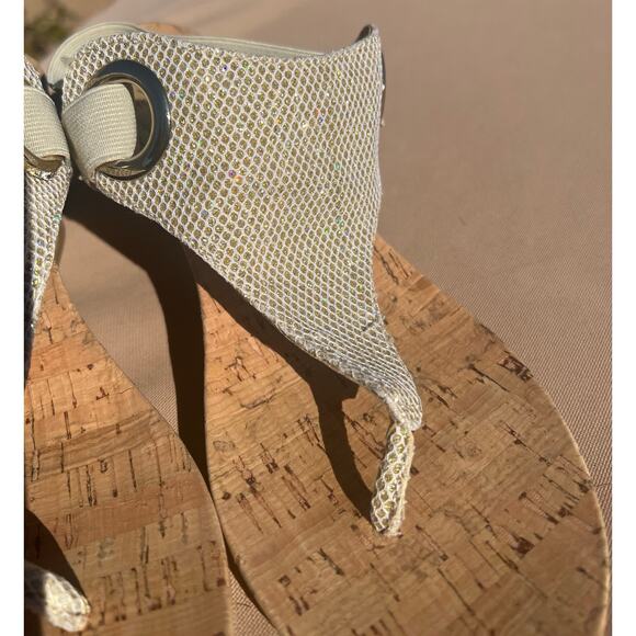 White Mountain Aida Sparkly Gold Tan Thong Cork Wedge Elastic Straps Sandal Sz 9 - Picture 7 of 13